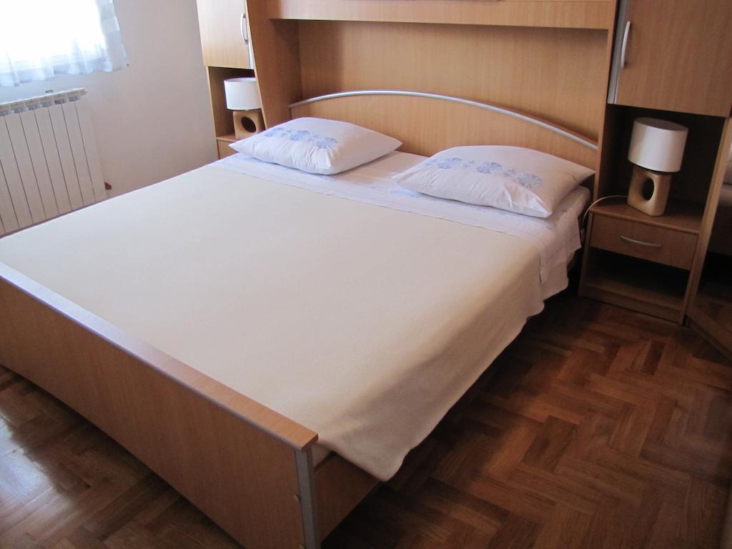 Apartment Aldo Pula Zimmer foto